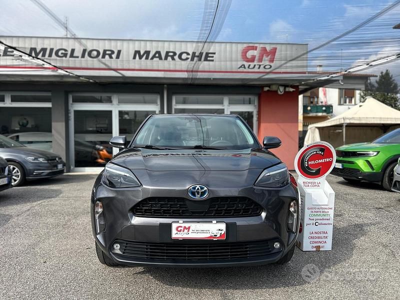 Usata Toyota Yaris Cross Business Edition 116 CV (85 kW) 2022 Grigio SUV