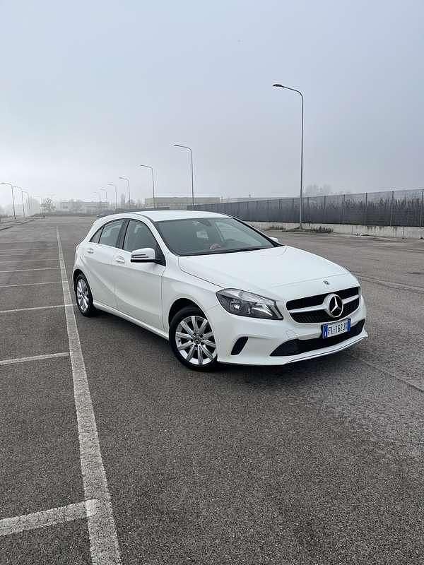 Usata Mercedes A180 Premium 109 CV (80 kW) 2017 Monovolume