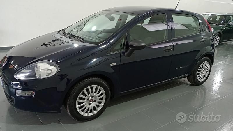 Usata Fiat Punto Street 95 CV (69 kW) 2018 Blu Berlina
