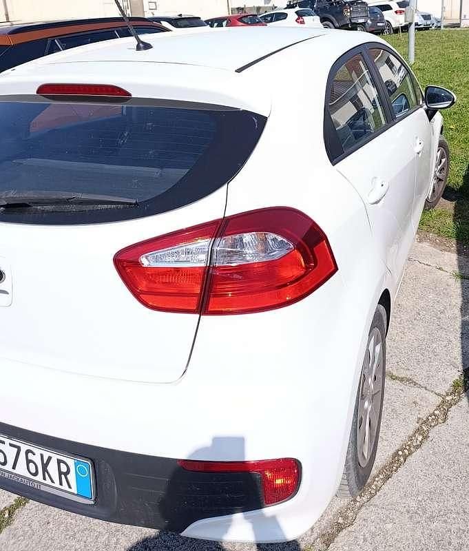 Usata Kia Rio City 83 CV (61 kW) 2016 Utilitaria