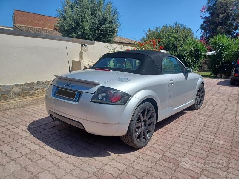 Usata Audi TT Roadster 2004 Grigio Cabrio