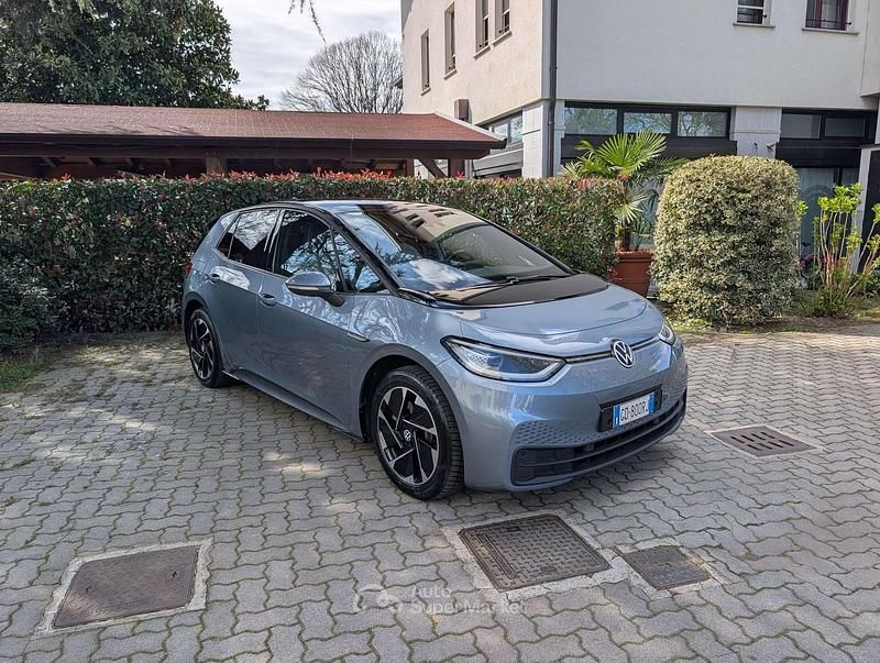 Usata VW ID.3 Pro 69 kW (95 CV) 2020 Moonstone grey/tetto black Utilitaria