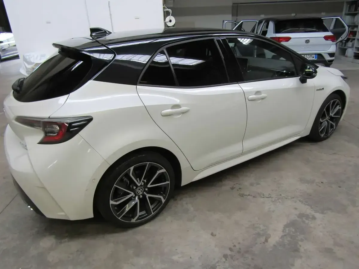 Usata Toyota Corolla Lounge 152 CV (111 kW) 2022 Bianco perlato Berlina