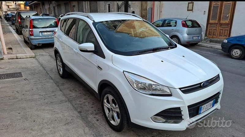 Usata Ford Kuga Titanium 120 CV (88 kW) 2016 Bianco SUV