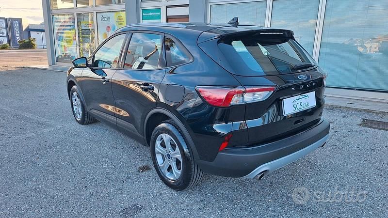 Usata Ford Kuga 120 CV (88 kW) 2021 Nero SUV