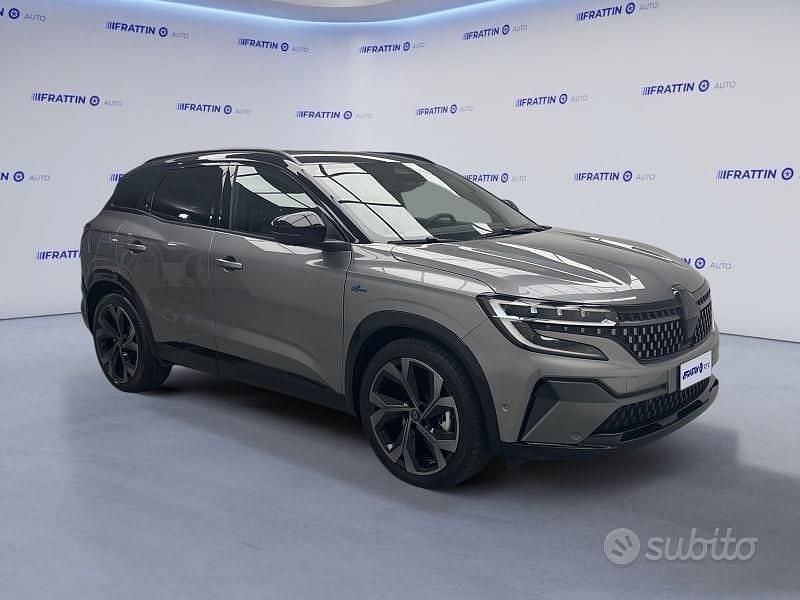 Usata Renault Austral Iconic Esprit Alpine 200 CV (147 kW) 2024 Gray SUV