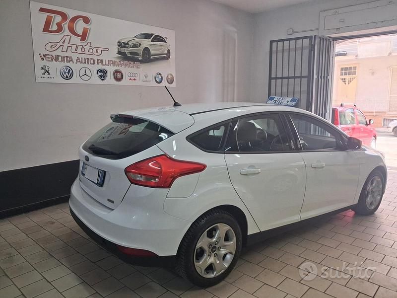Usata Ford Focus 100 CV (73 kW) 2018 Bianco Berlina