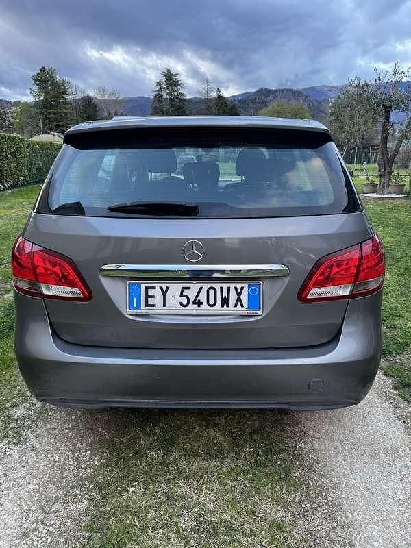 Usata Mercedes B180 109 CV (80 kW) 2015 Utilitaria