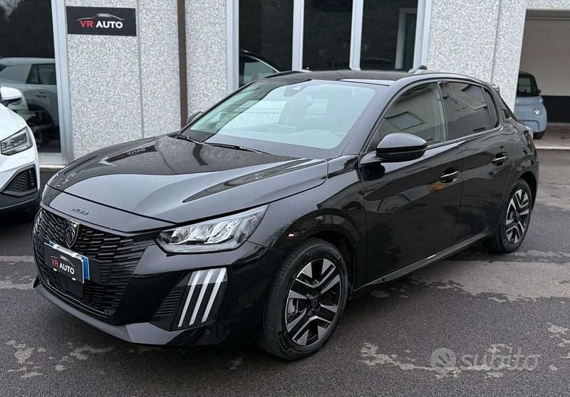 Usata Peugeot 208 Allure 110 CV (80 kW) 2025 Nero Utilitaria