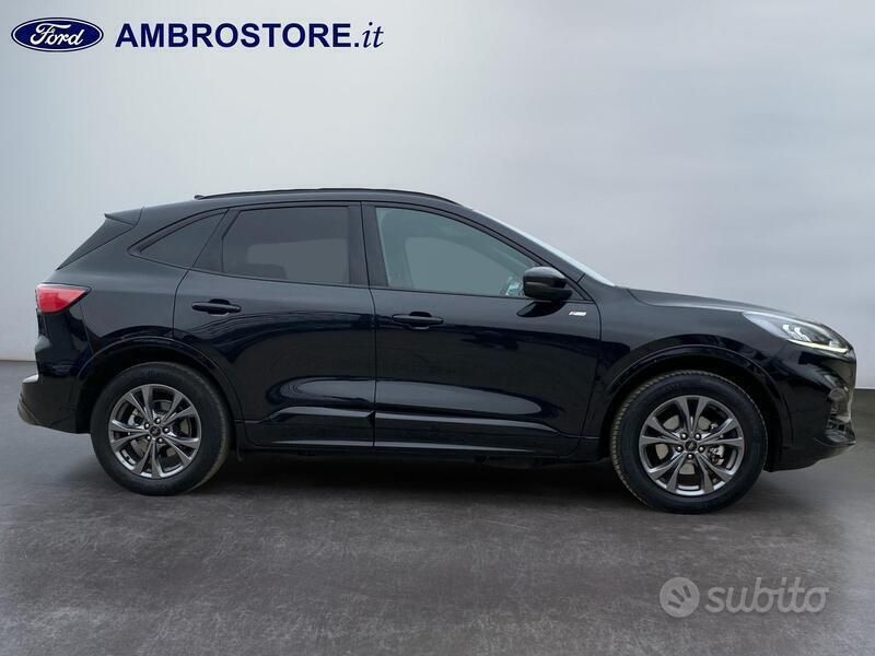 Usata Ford Kuga ST-Line 225 CV (165 kW) 2021 Agate black SUV