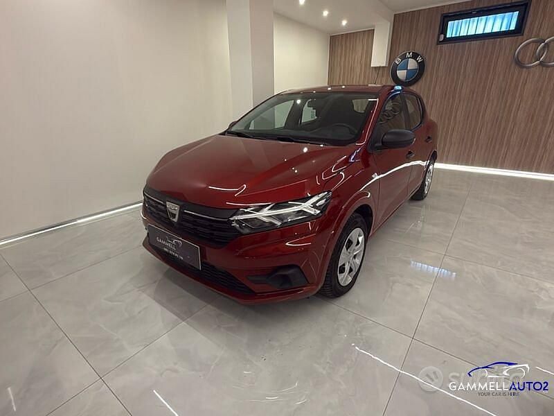 Usata Dacia Sandero Essentiel 101 CV (74 kW) 2022 Rosso Berlina