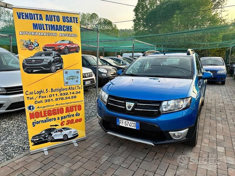 Usata Dacia Sandero Stepway 90 CV (66 kW) 2016 Blu Berlina