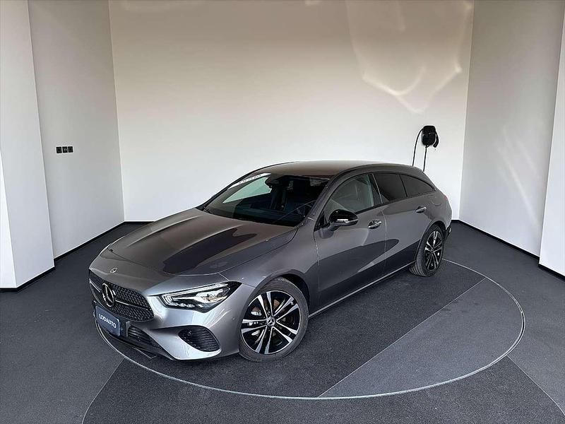 Grigio Usata 2024 Mercedes CLA180 Shooting Brake Advanced Station wagon | 36.500 € (Cara) - Immagine 1/3