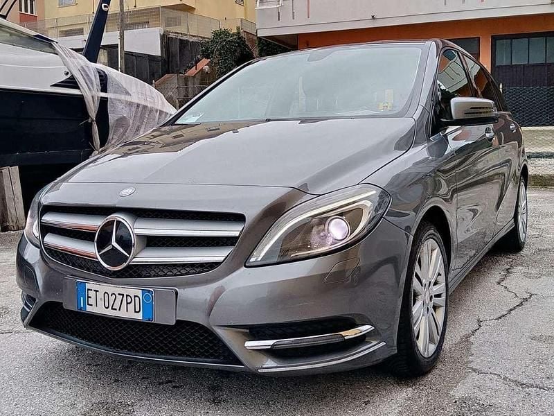 Grigio Usata 2014 Mercedes B200 Premium Monovolume | 5200 € (Ottimo prezzo) - Immagine 1/4