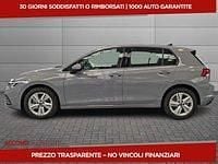 Usata VW Golf VIII Life 116 CV (85 kW) 2023 Argento Utilitaria