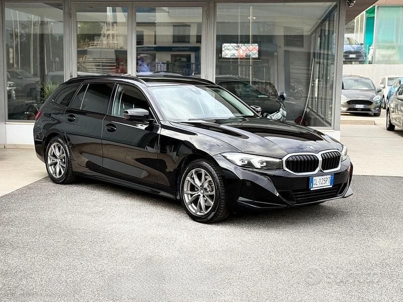 Nero Usata 2022 BMW 320e Station wagon | 29.900 € (Super prezzo) - Immagine 1/4
