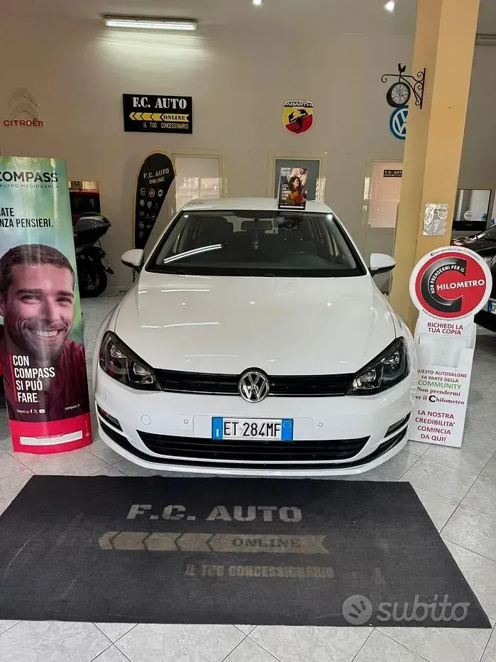 Second-hand VW Golf VII Comfortline 105 CP (77 kW) 2013 Alb Berlinǎ