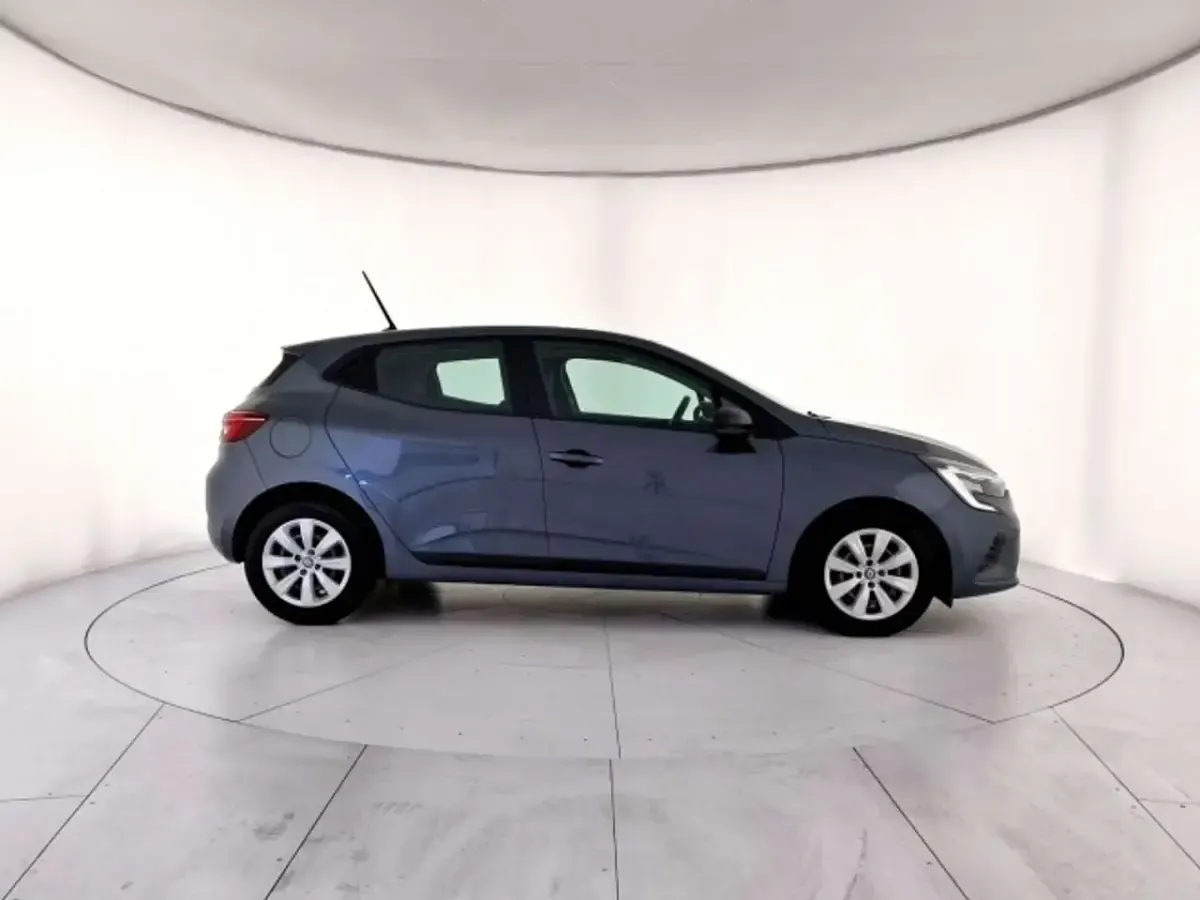 Usata Renault Clio V Equilibre 91 CV (66 kW) 2023 Acciaio met. Berlina