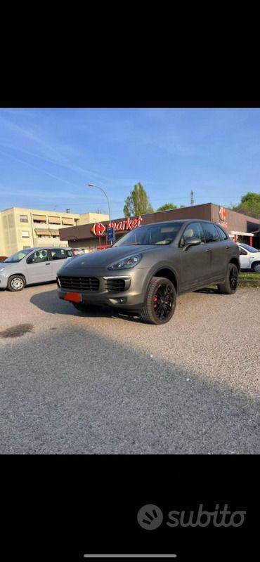 Grigio Usata 2015 Porsche Cayenne SUV | 29.900 € (Cara) - Immagine 1/4