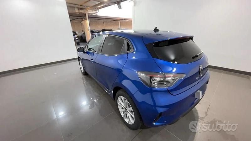 Nuova Renault Clio V Evolution 100 CV (73 kW) 2025 Blu Berlina
