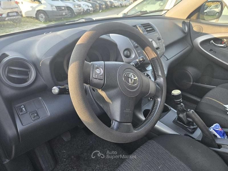 Usata Toyota RAV4 136 CV (100 kW) 2007 Nero SUV