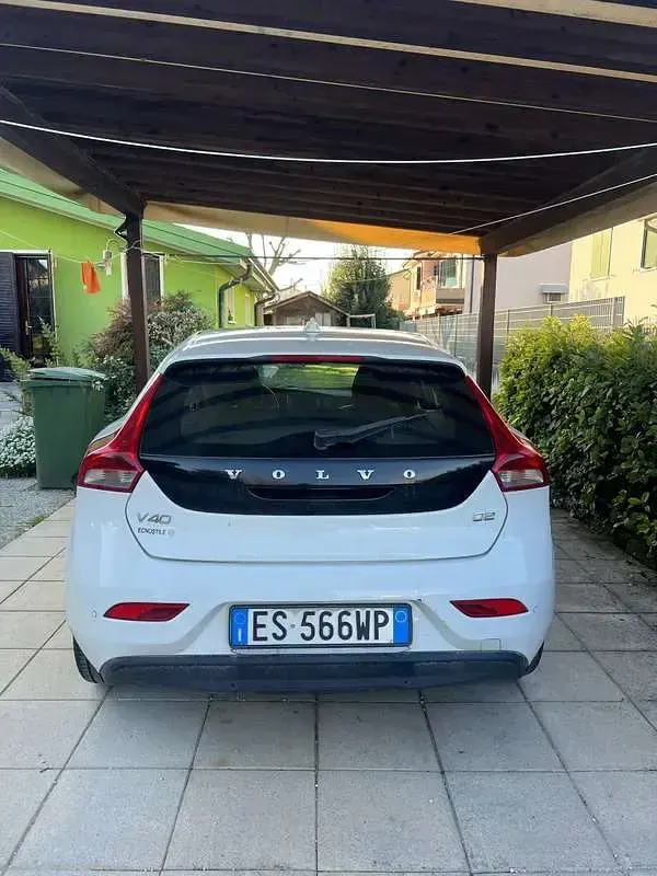 Brugt Volvo V40 Business Edition 114 HK (83 kW) 2013 Hvid Sedan