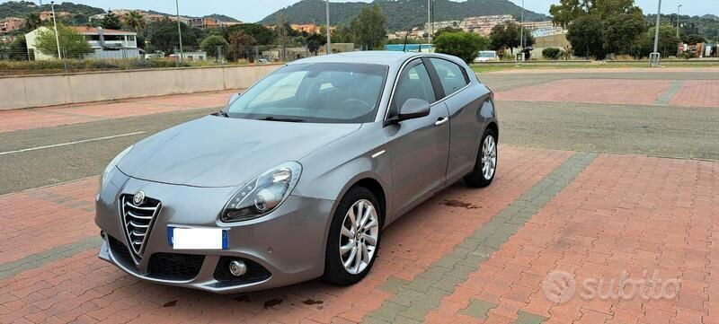 Usata Alfa Romeo Giulietta 120 CV (88 kW) 2016 Grigio Utilitaria