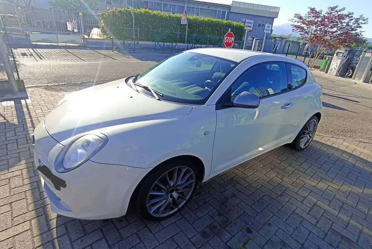 Usata Alfa Romeo MiTo Super 105 CV (77 kW) 2012 Bianco Utilitaria