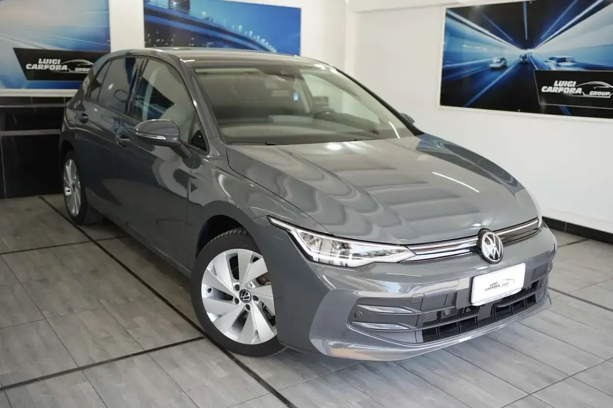 Usata VW Golf VIII Edition 116 CV (85 kW) 2025 Grigio Berlina