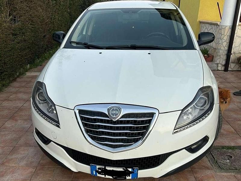 Usata Lancia Delta Gold 120 CV (88 kW) 2011 Bianco Utilitaria