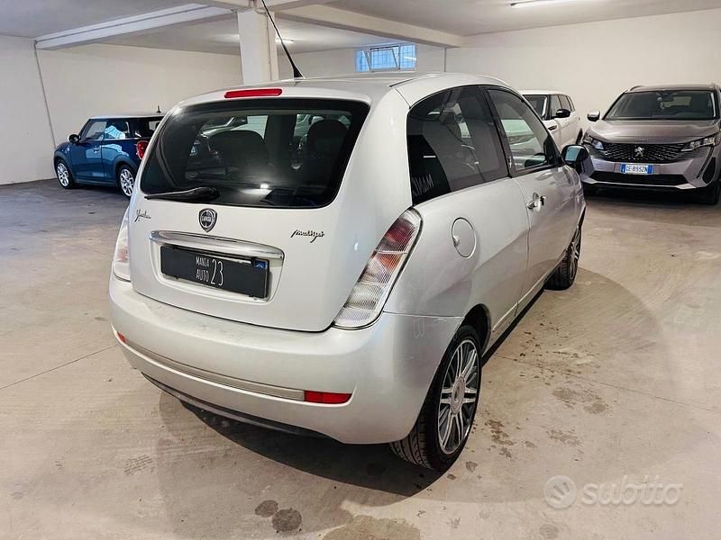 Usata Lancia Ypsilon 75 CV (55 kW) 2009 Grigio Utilitaria