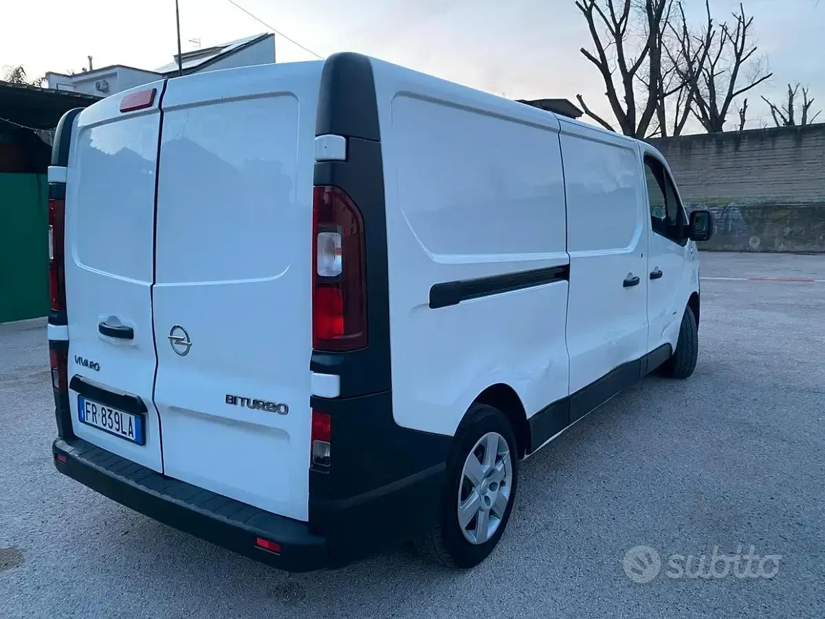 Usata Opel Vivaro 125 CV (91 kW) 2018 Bianco Monovolume