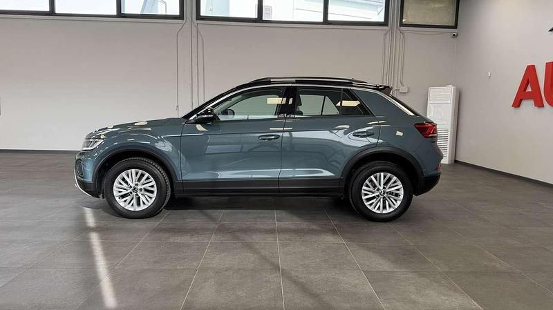 Usata VW T-Roc Life 116 CV (85 kW) 2025 Blu/azzurro SUV