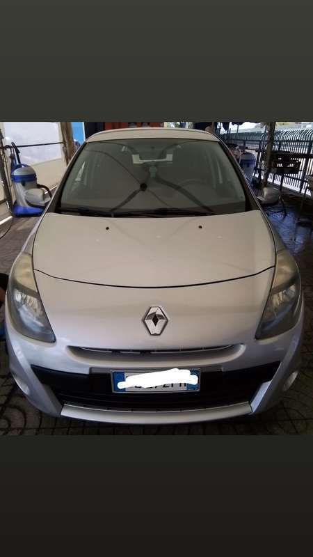 Grigio Usata 2009 Renault Clio II Tre volumi | 4700 € - Immagine 1/4