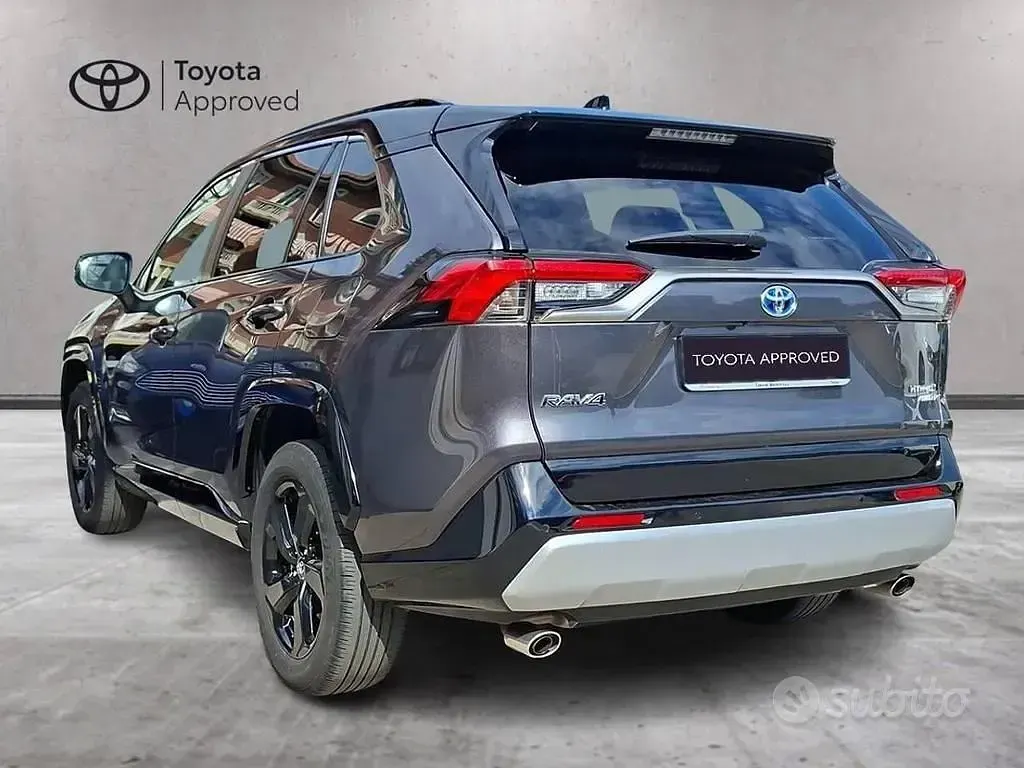 Usata Toyota RAV4 Hybrid Style 222 CV (163 kW) 2019 Dark grey met/black met SUV