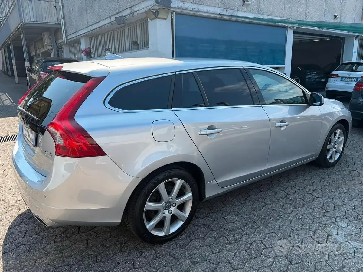 Usata Volvo V60 Business Edition 150 CV (110 kW) 2016 Other Station wagon