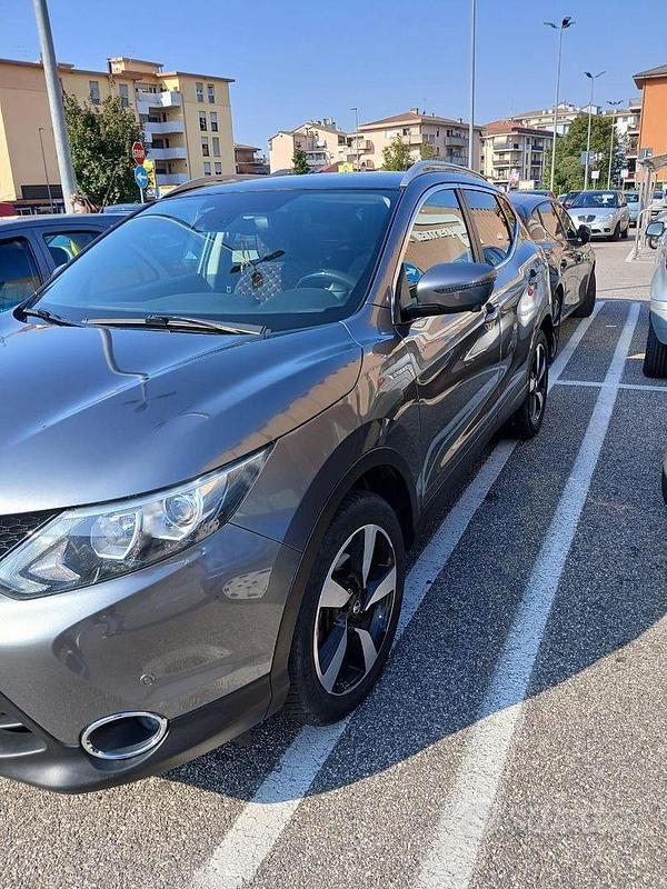Usata Nissan Qashqai 110 CV (80 kW) 2017 Grigio SUV