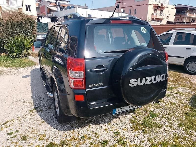 Usata Suzuki Grand Vitara 129 CV (94 kW) 2006 Nero SUV