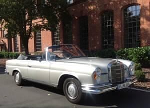 Usado Mercedes 280 SE 160 CV (117 kW) 1968 Plateado Descapotable