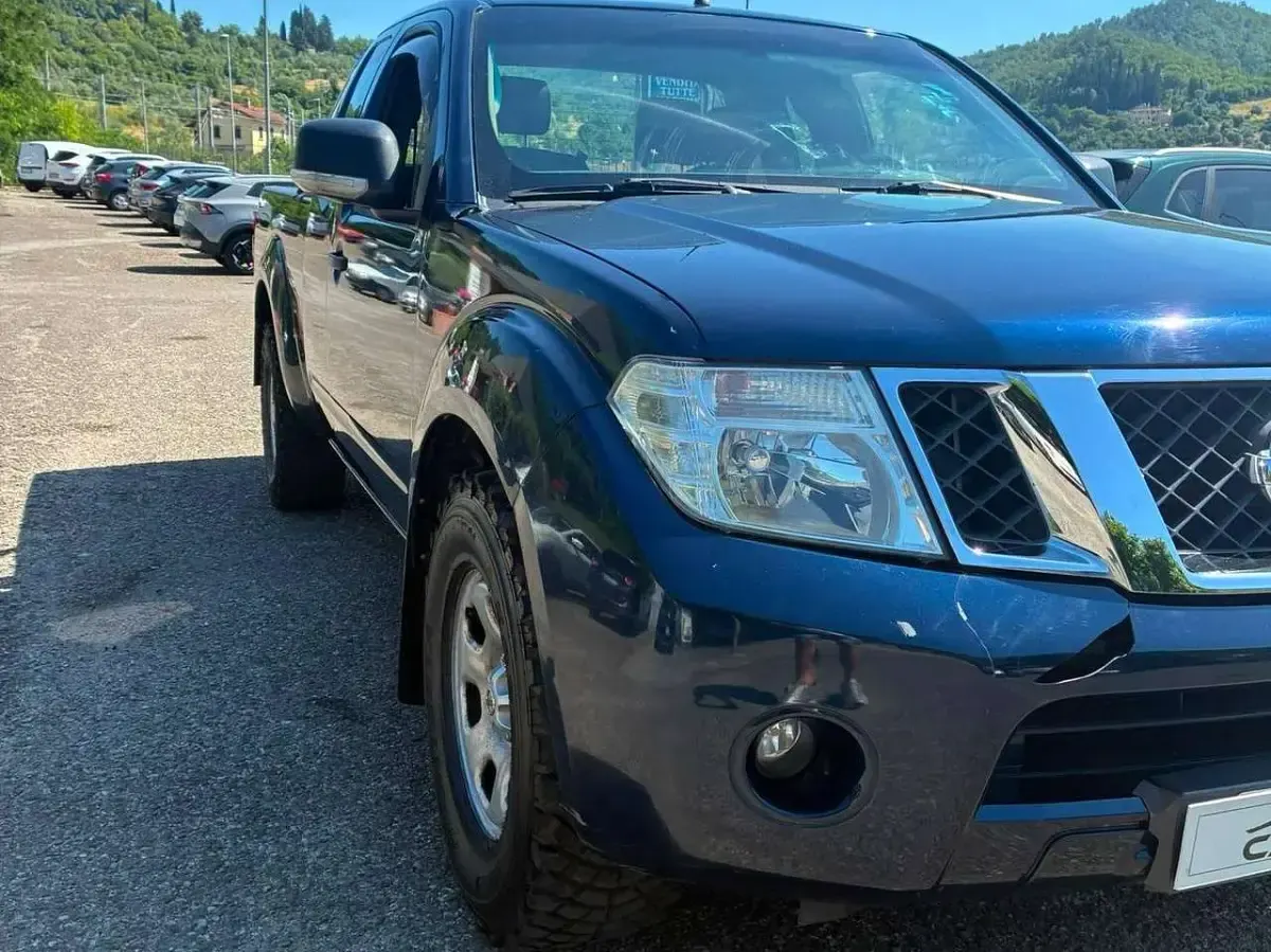 Usata Nissan Navara 190 CV (139 kW) 2011 Blu/azzurro Pick-up