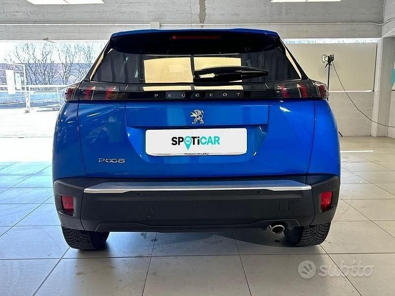 Usata Peugeot 2008 Allure 131 CV (96 kW) 2023 Blu SUV
