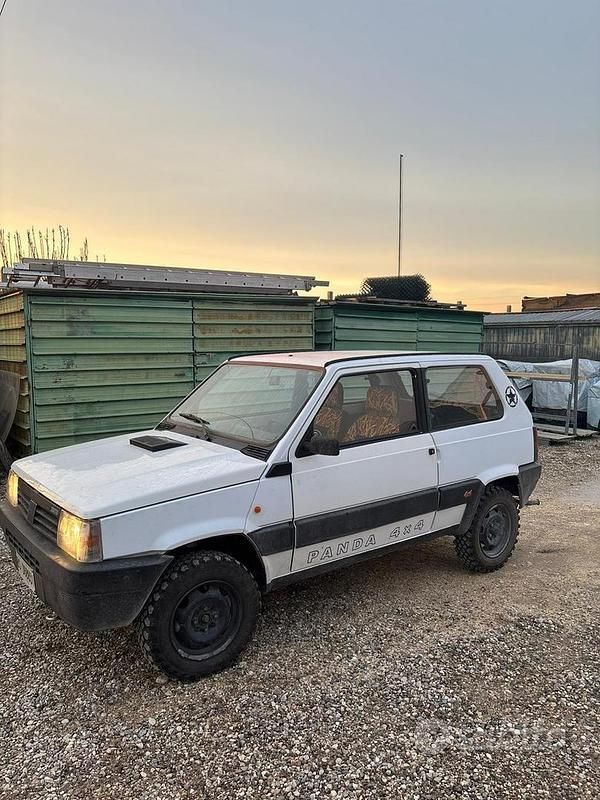 Usata Fiat Panda 4x4 50 CV (36 kW) 1988 Bianco Utilitaria