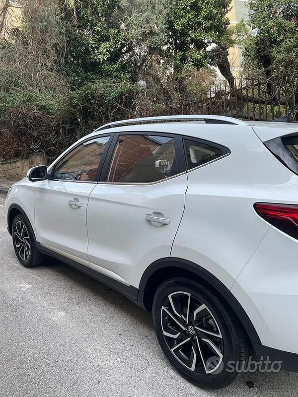 Usata MG ZS Luxury 111 CV (81 kW) 2025 Bianco Berlina