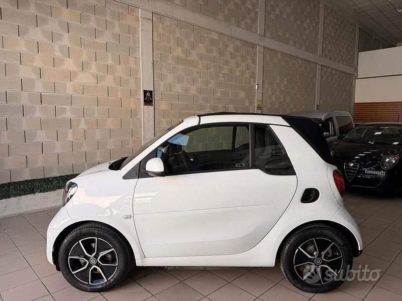 Usado Smart ForTwo Electric Drive Prime 60 kW (82 CV) 2020 Blanco Descapotable