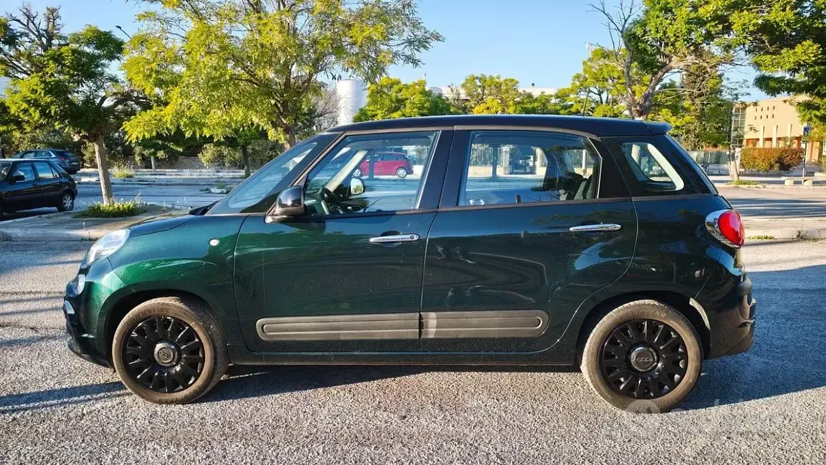 Begagnad Fiat 500L Sport 120 HK (88 kW) 2021 Grön Minibuss
