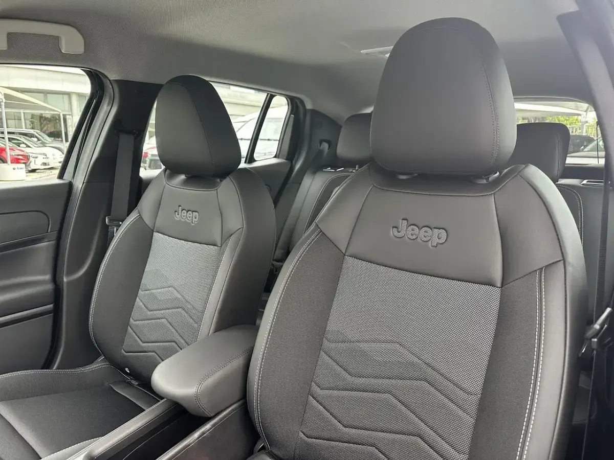 Nuova Jeep Avenger Altitude 110 CV (80 kW) 2025 Nero SUV
