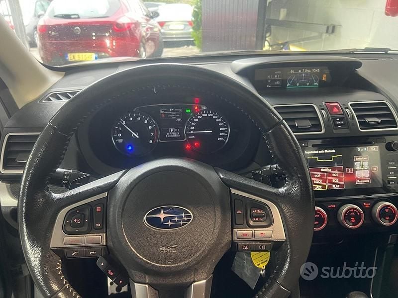 Usata Subaru Forester Style 149 CV (109 kW) 2019 Grigio SUV