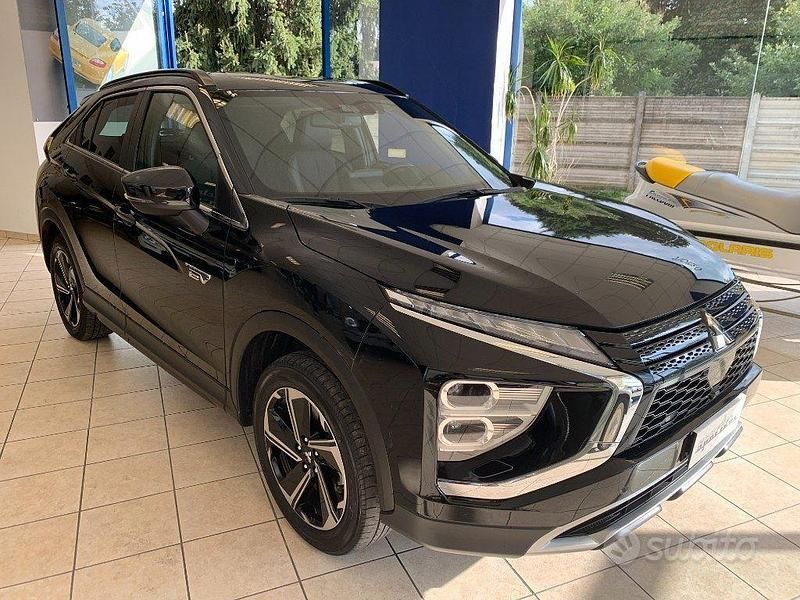 Usata Mitsubishi Eclipse Cross Instyle 98 CV (72 kW) 2023 Nero metallizzato SUV