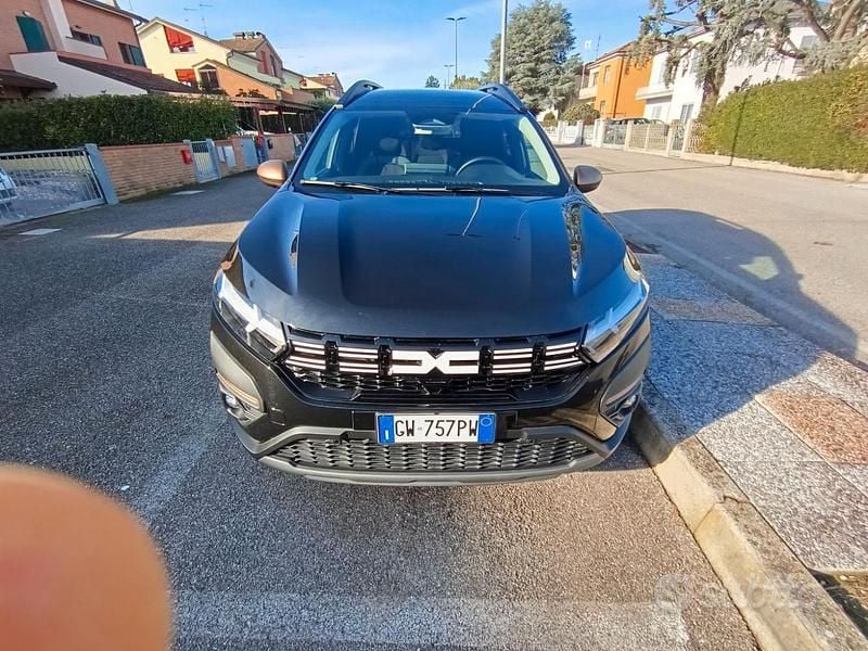 Nero Usata 2024 Dacia Jogger Extreme Monovolume | 16.200 € (Ottimo prezzo) - Immagine 1/4