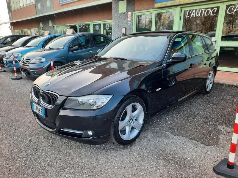 Nero Usata 2012 BMW 318 Efficient Dynamics Station wagon | 6290 € (Super prezzo) - Immagine 1/4
